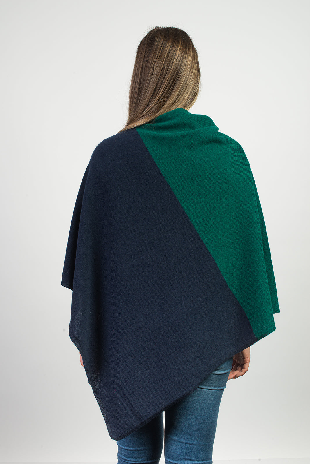 Poncho bicolore femme 100 % cachemire, coloris Bleu-Vert, vue 3 | Dalle Piane Cashmere