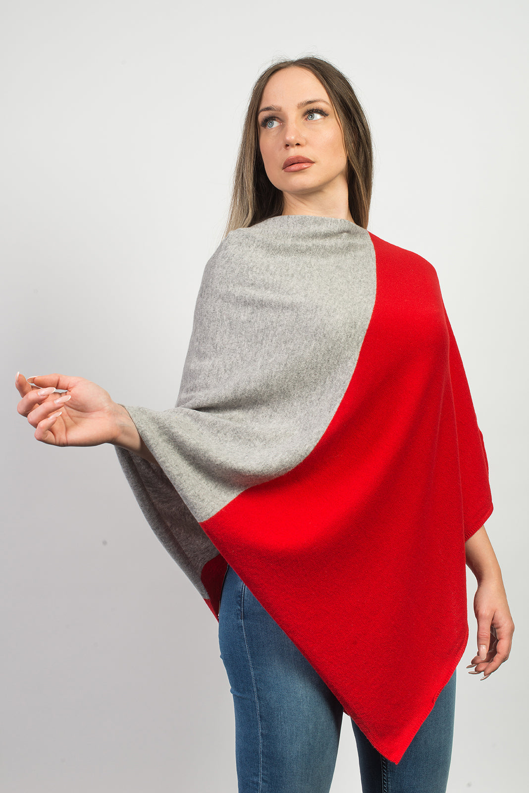 Poncho bicolore femme 100 % cachemire, coloris Rouge-Gris, vue 2 | Dalle Piane Cashmere