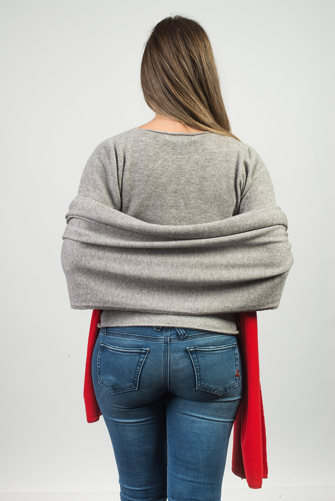 Étole bicolore femme 100 % cachemire, coloris Rouge-Gris, vue 3 | Dalle Piane Cashmere