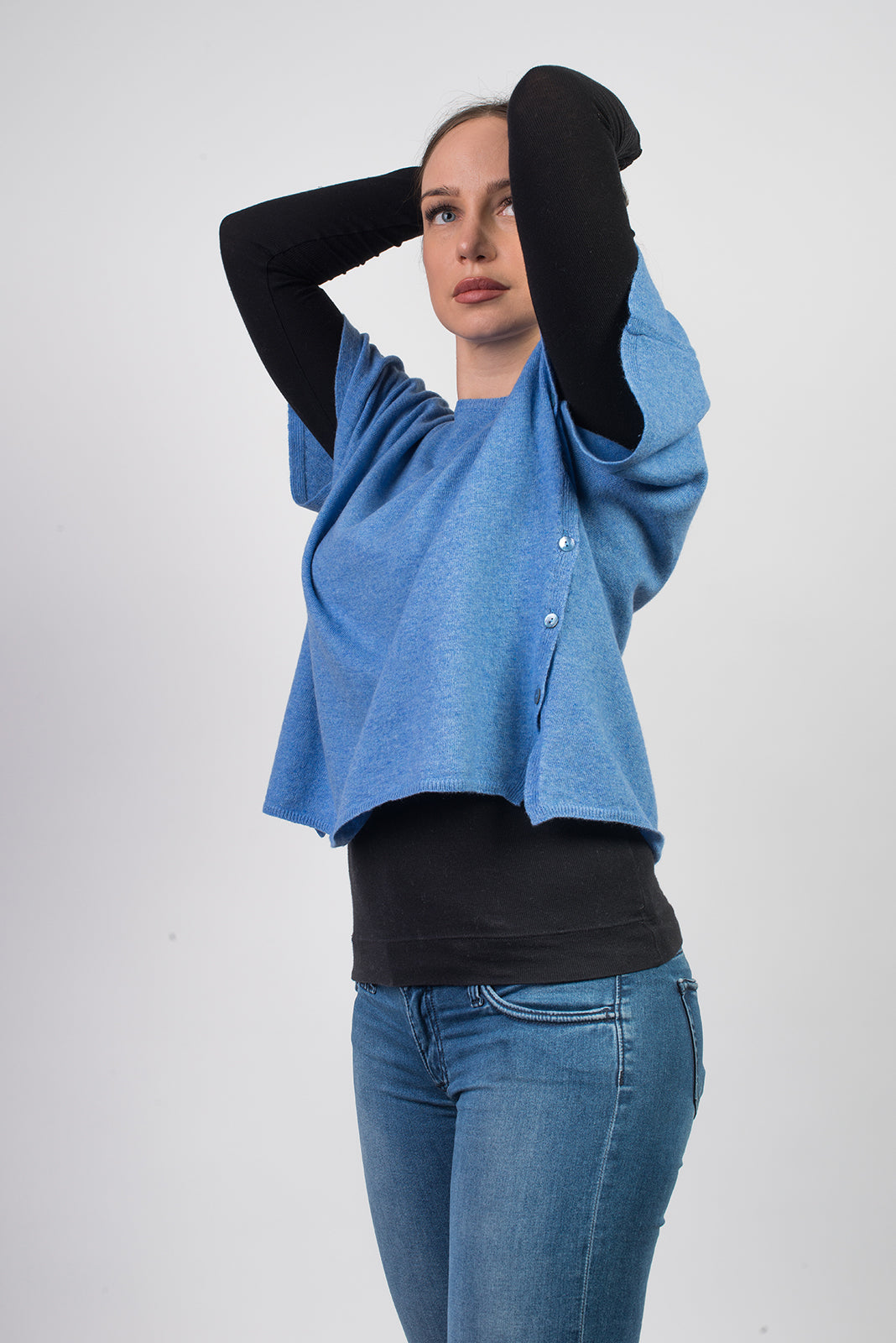 Pull col rond à boutons femme mélange cachemire, coloris Azur, vue 2 | Dalle Piane Cashmere