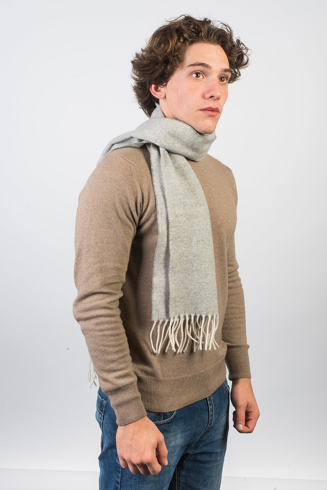 Écharpe à chevrons laine et cachemire, coloris Gris clair, vue 2 | Dalle Piane Cashmere