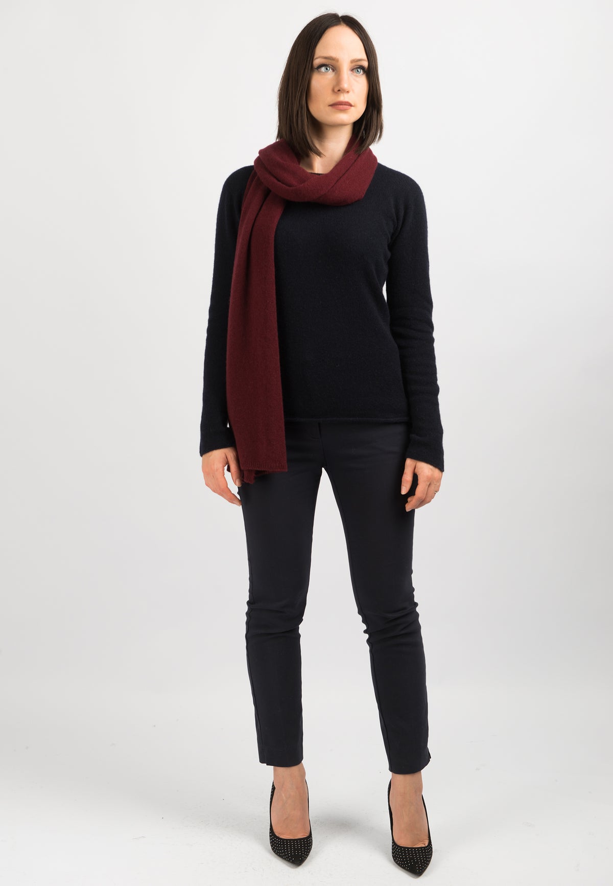 Écharpe large femme 100 % cachemire, coloris Bordeaux, vue 3 | Dalle Piane Cashmere
