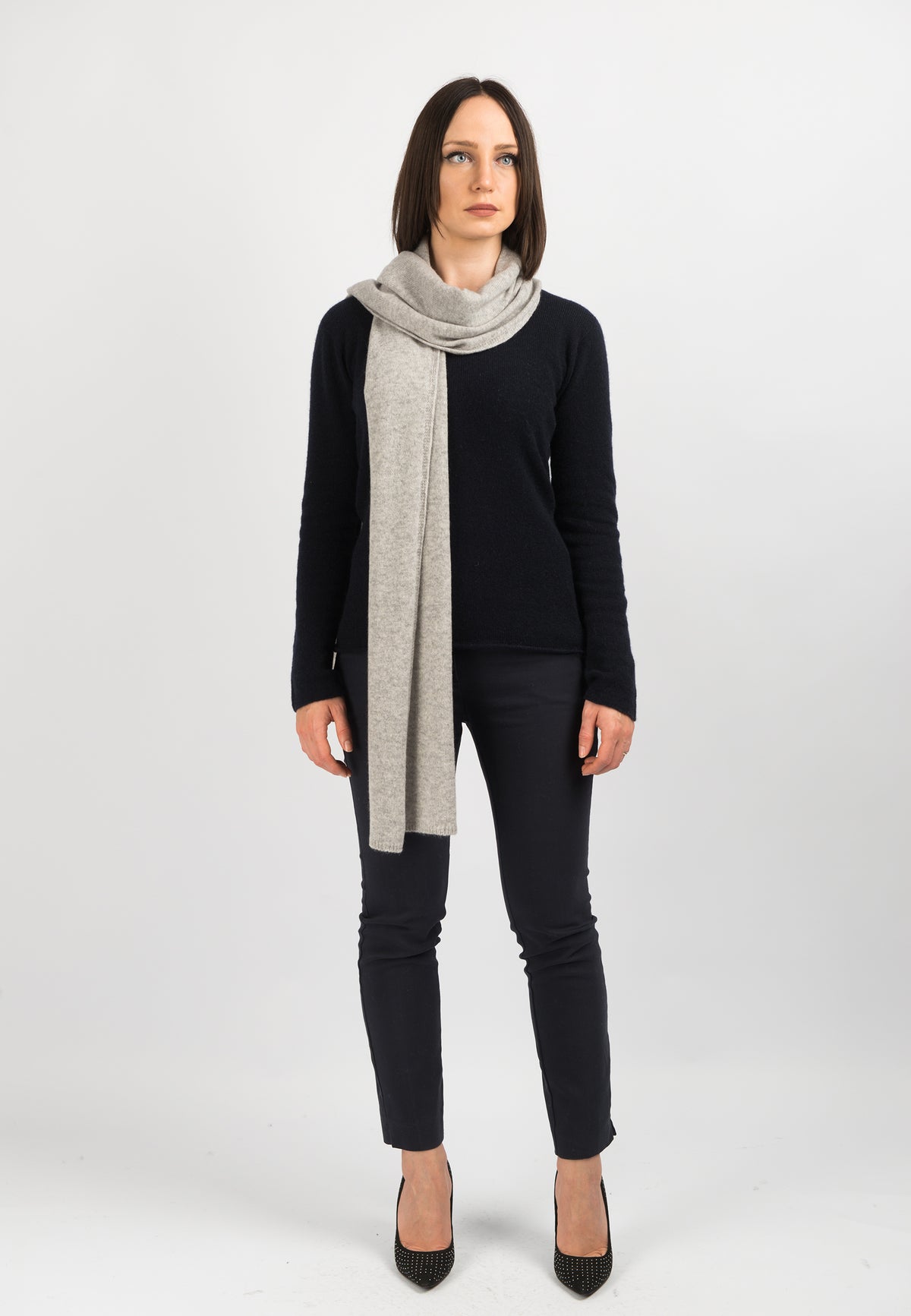 Écharpe large femme 100 % cachemire, coloris Gris, vue 2 | Dalle Piane Cashmere