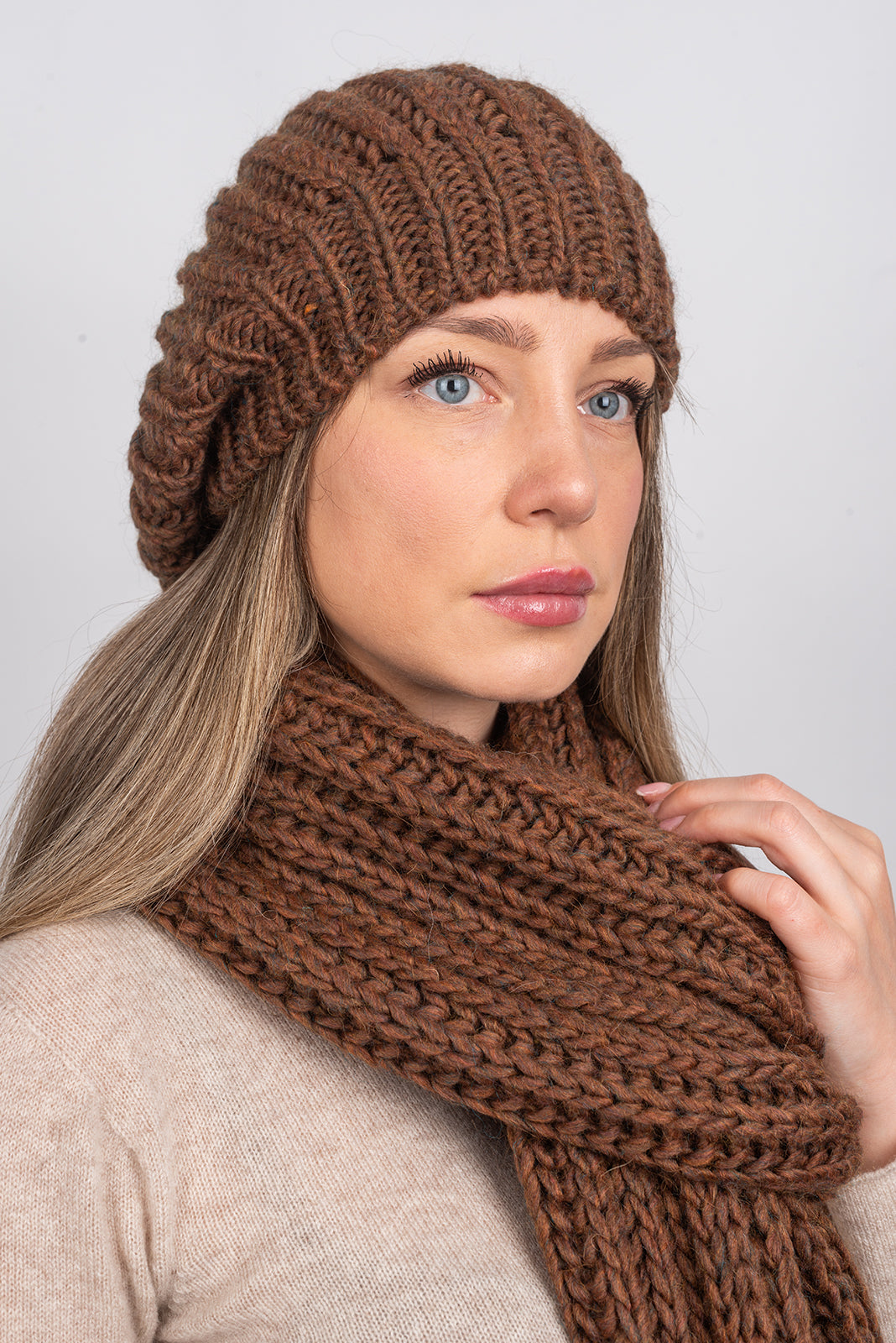 Bonnet côtes anglaises laine et alpaga, coloris Moka, vue 5 | Dalle Piane Cashmere