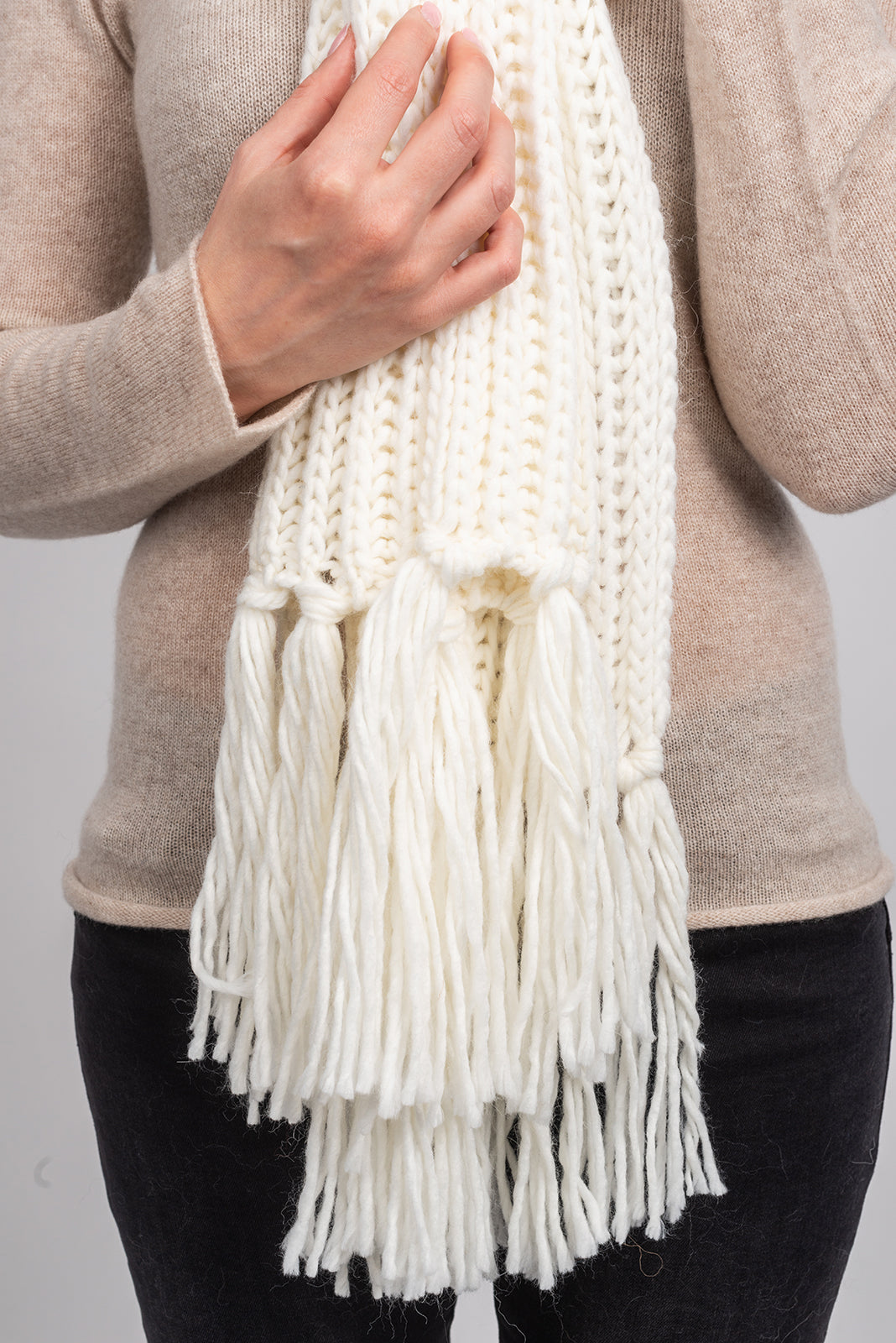 Écharpe à franges laine et alpaga, coloris Blanc, vue 4 | Dalle Piane Cashmere