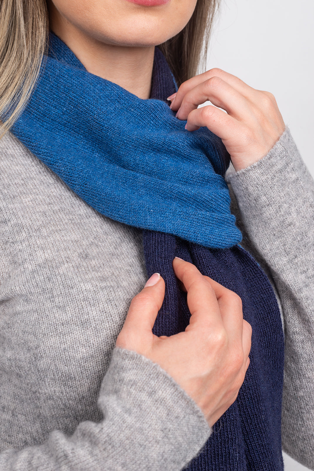 Tour de cou mixte mélange cachemire, coloris Bleu roi, vue 4 | Dalle Piane Cashmere
