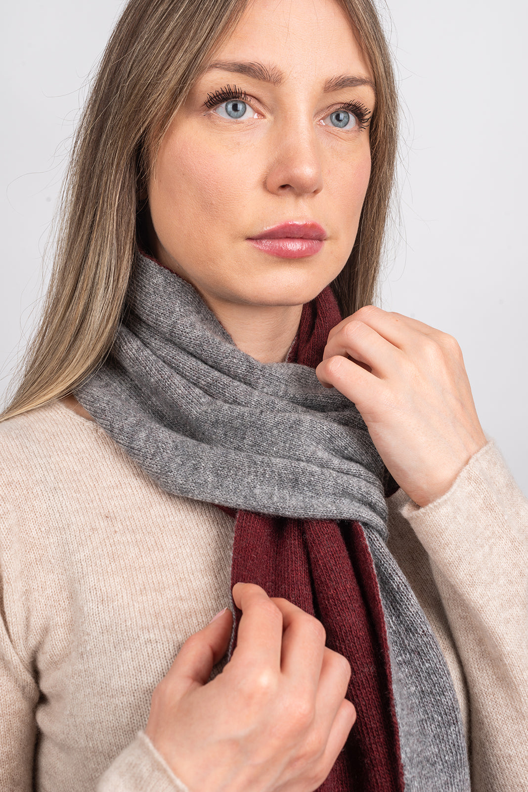 Tour de cou mixte mélange cachemire, coloris Bordeaux/Gris, vue 2 | Dalle Piane Cashmere