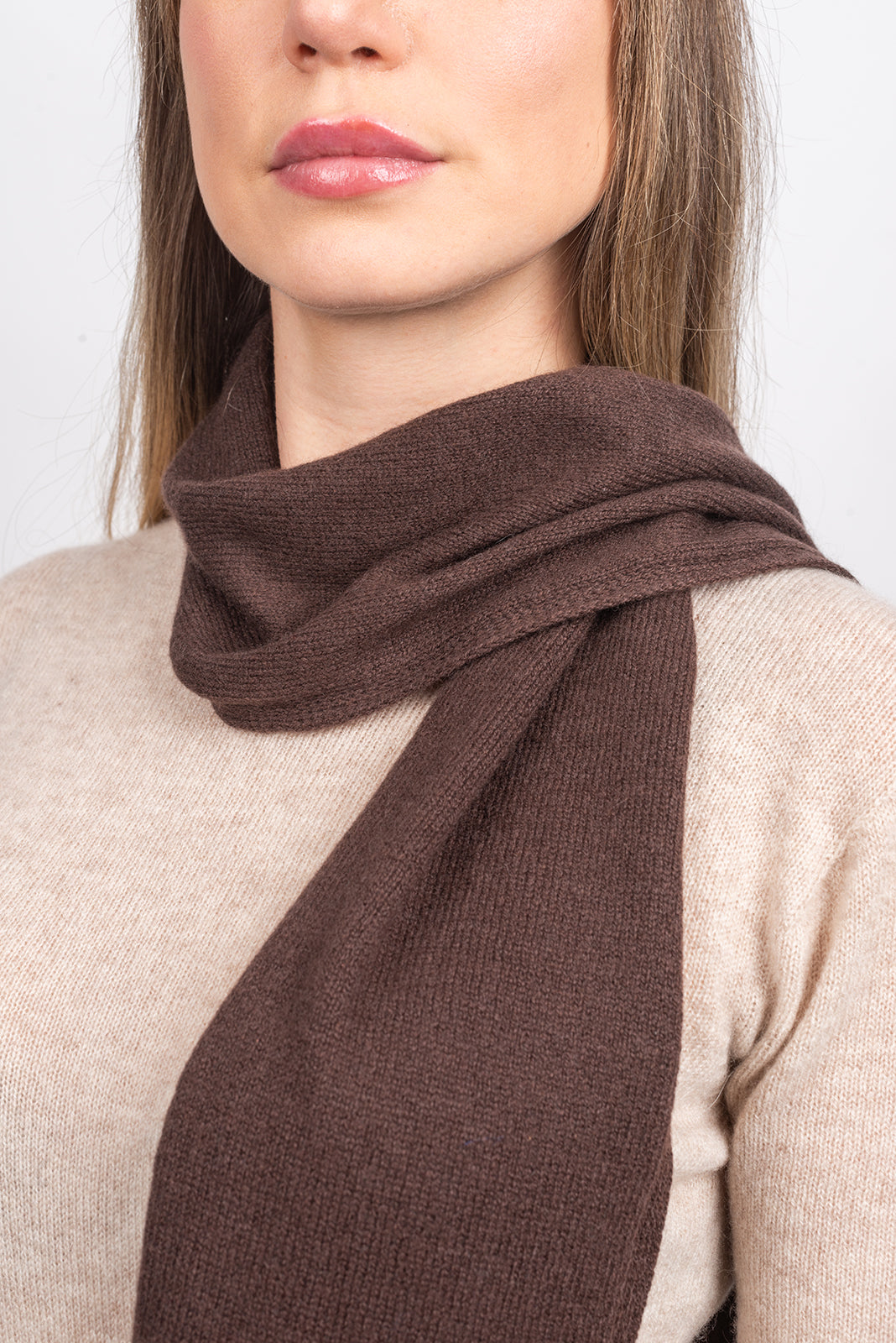 Petite écharpe femme 100 % cachemire, coloris Marron, vue 3 | Dalle Piane Cashmere