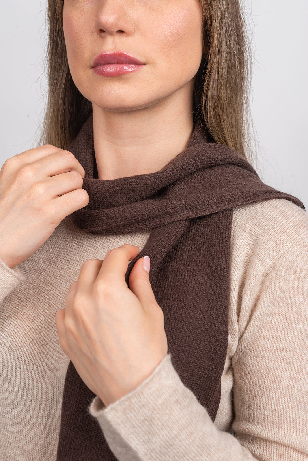 Petite écharpe femme 100 % cachemire, coloris Marron, vue 4 | Dalle Piane Cashmere