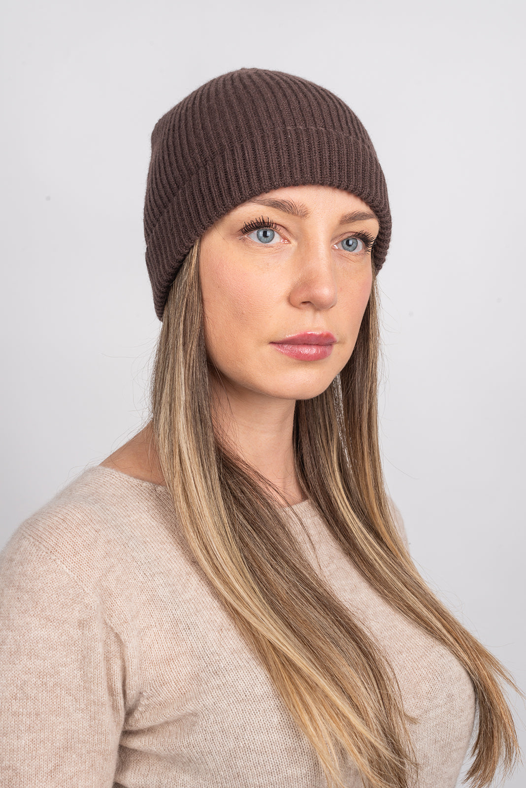Bonnet femme 100 % cachemire, coloris Marron, vue 2 | Dalle Piane Cashmere