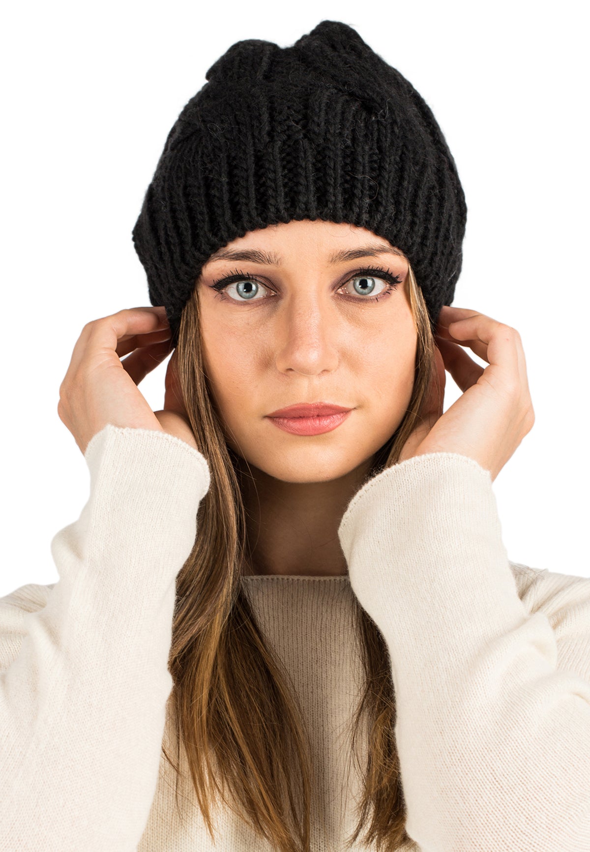 Bonnet à torsades laine et alpaga, coloris Noir | Dalle Piane Cashmere