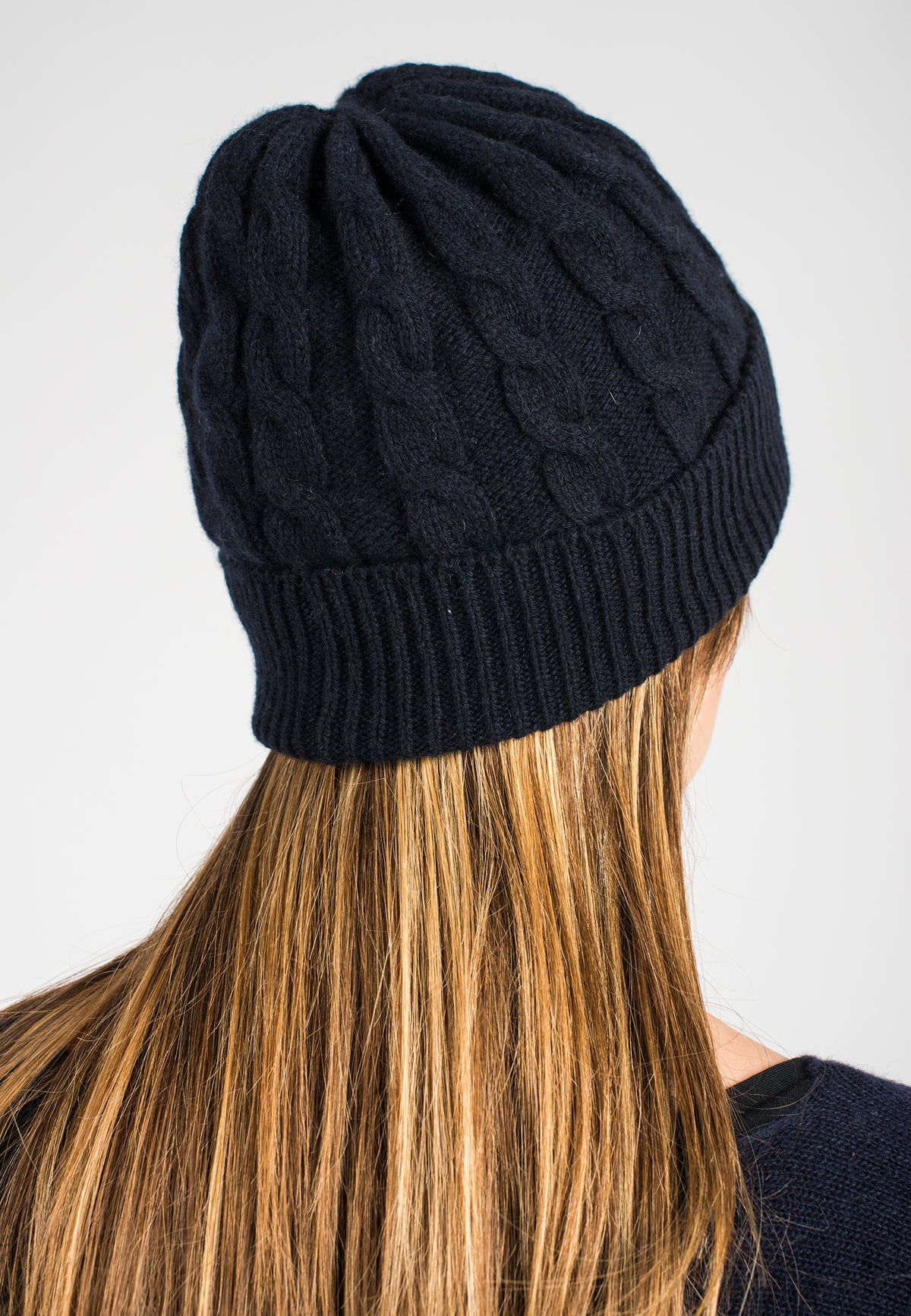 Bonnet à torsades en cachemire régénéré, coloris Bleu, vue 3 | Dalle Piane Cashmere