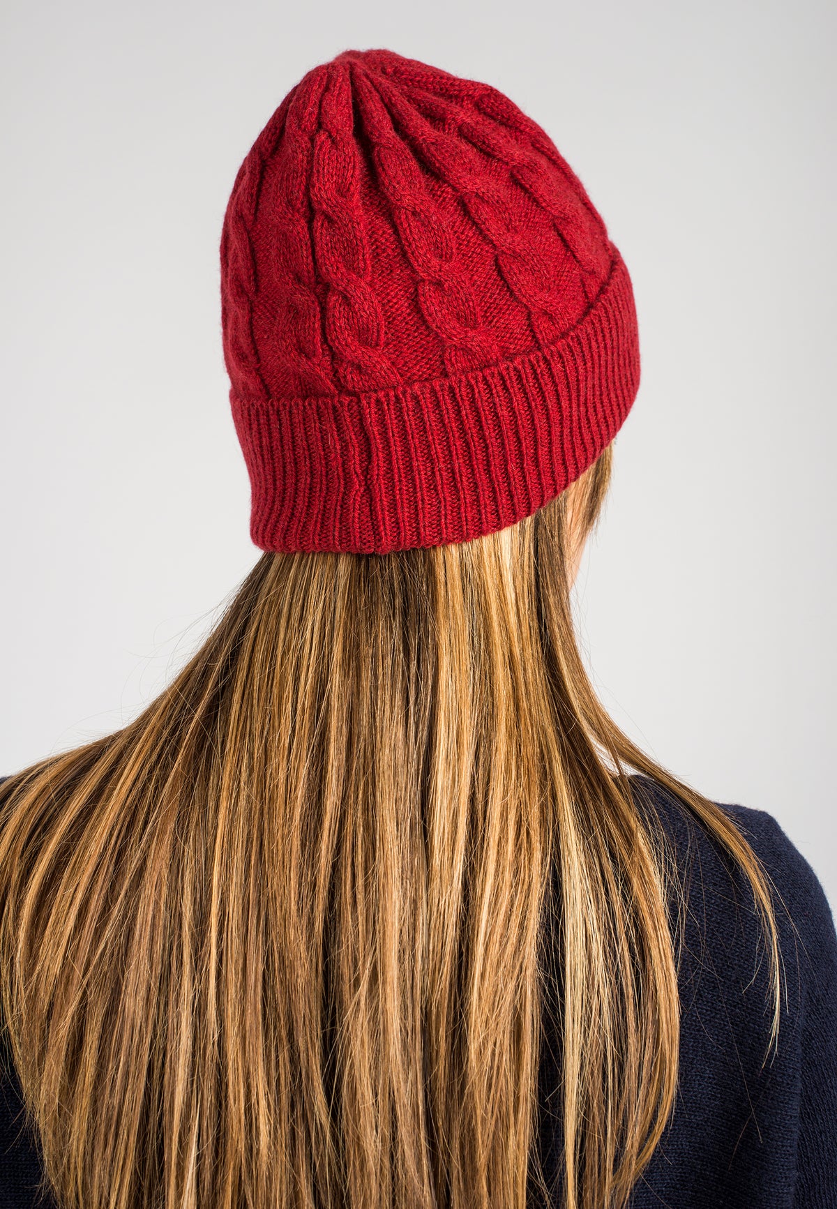 Bonnet à torsades en cachemire régénéré, coloris Rouge, vue 3 | Dalle Piane Cashmere