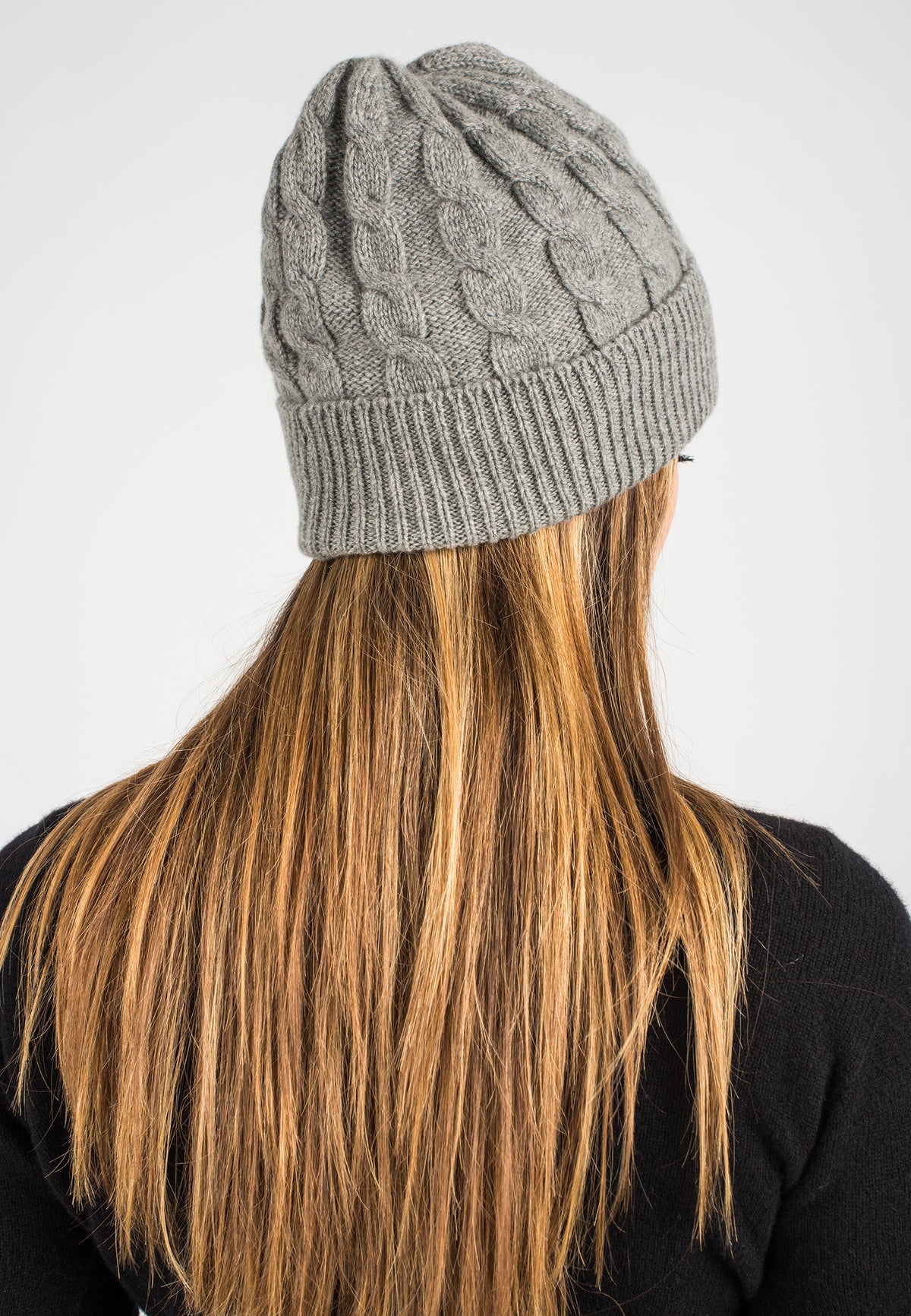 Bonnet à torsades en cachemire régénéré, coloris Gris, vue 3 | Dalle Piane Cashmere