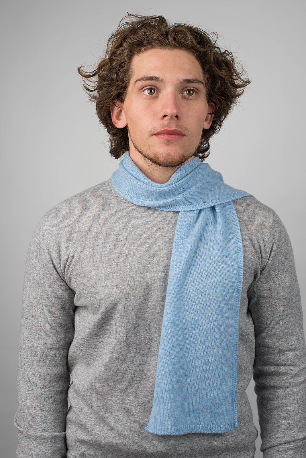Petite écharpe homme 100 % cachemire, coloris Ciel, vue 2 | Dalle Piane Cashmere