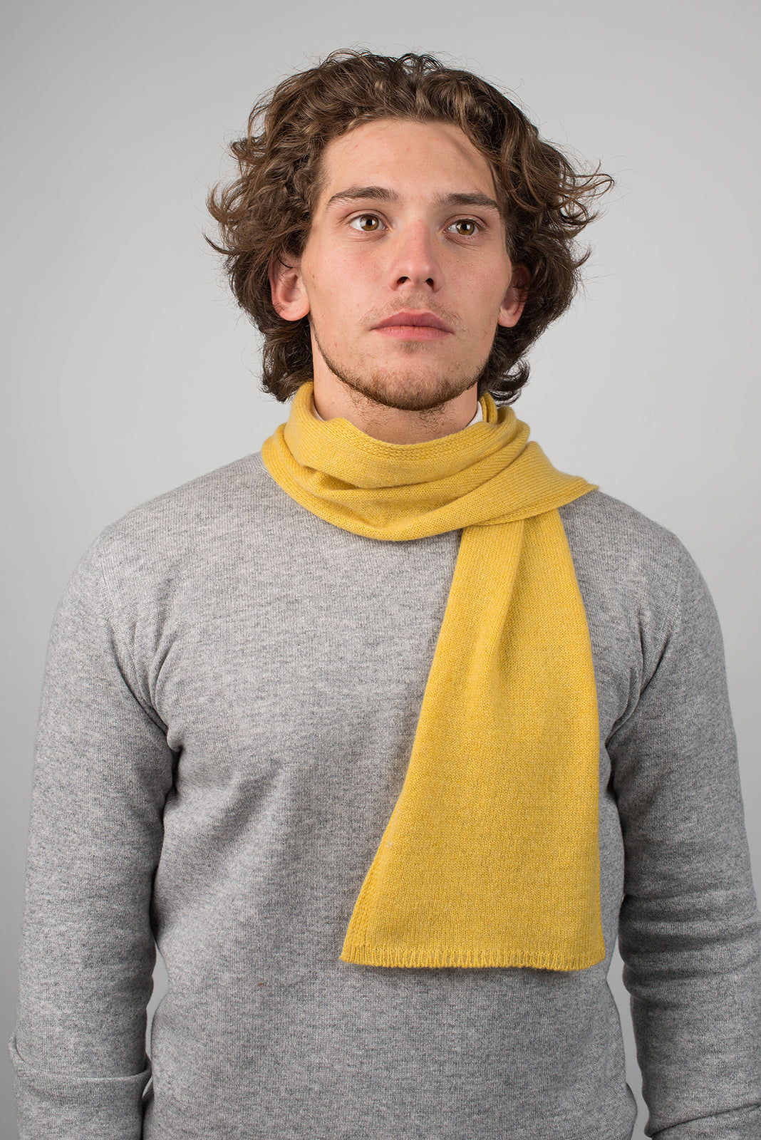 Petite écharpe homme 100 % cachemire, coloris Jaune, vue 2 | Dalle Piane Cashmere