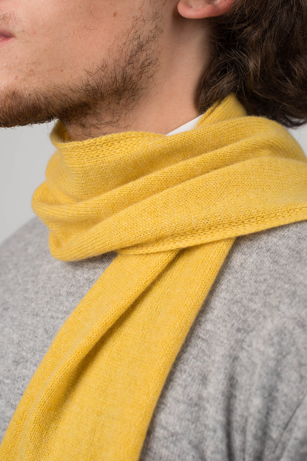 Petite écharpe homme 100 % cachemire, coloris Jaune, vue 3 | Dalle Piane Cashmere