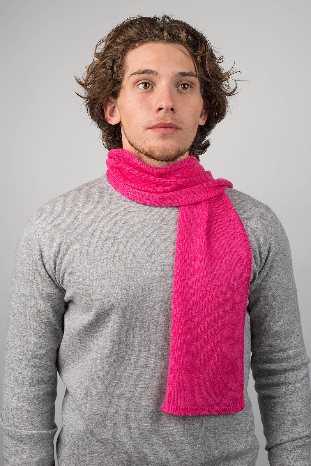 Petite écharpe homme 100 % cachemire, coloris Fuchsia, vue 2 | Dalle Piane Cashmere