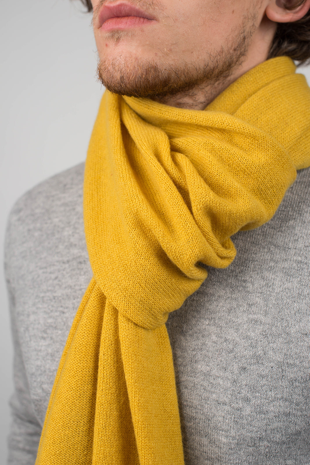 Écharpe large homme 100 % cachemire, coloris Jaune, vue 4 | Dalle Piane Cashmere