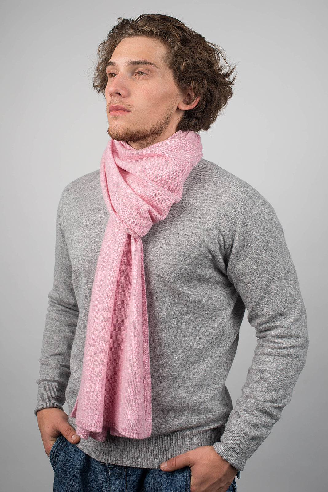 Écharpe large homme 100 % cachemire, coloris Rose, vue 3 | Dalle Piane Cashmere