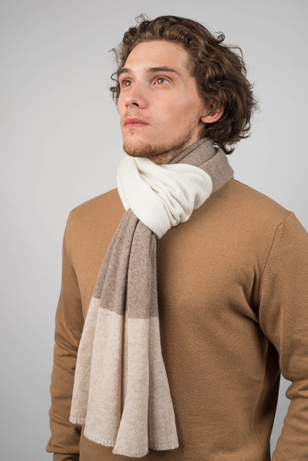 Écharpe homme tricolore 100 % cachemire, coloris Beige-Vison-Crème, vue 3 | Dalle Piane Cashmere