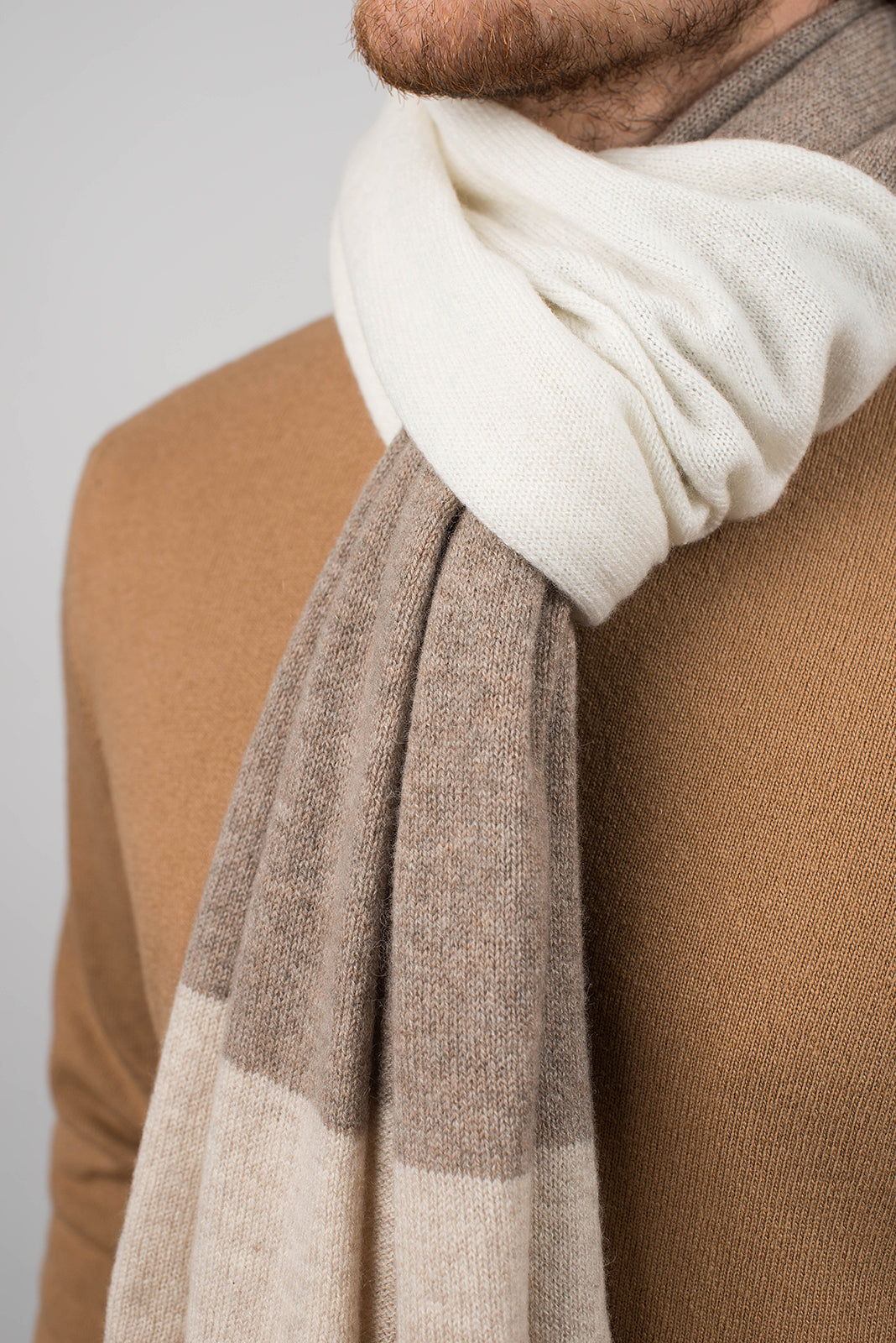 Écharpe homme tricolore 100 % cachemire, coloris Beige-Vison-Crème, vue 4 | Dalle Piane Cashmere