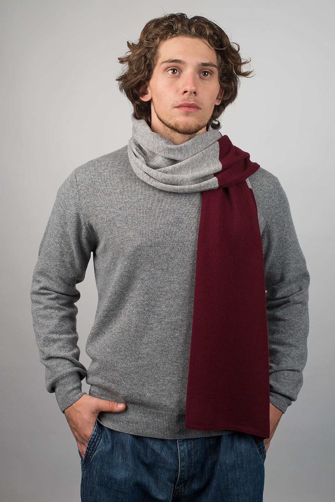 Écharpe homme bicolore 100 % cachemire, coloris Bordeaux-Gris, vue 2 | Dalle Piane Cashmere