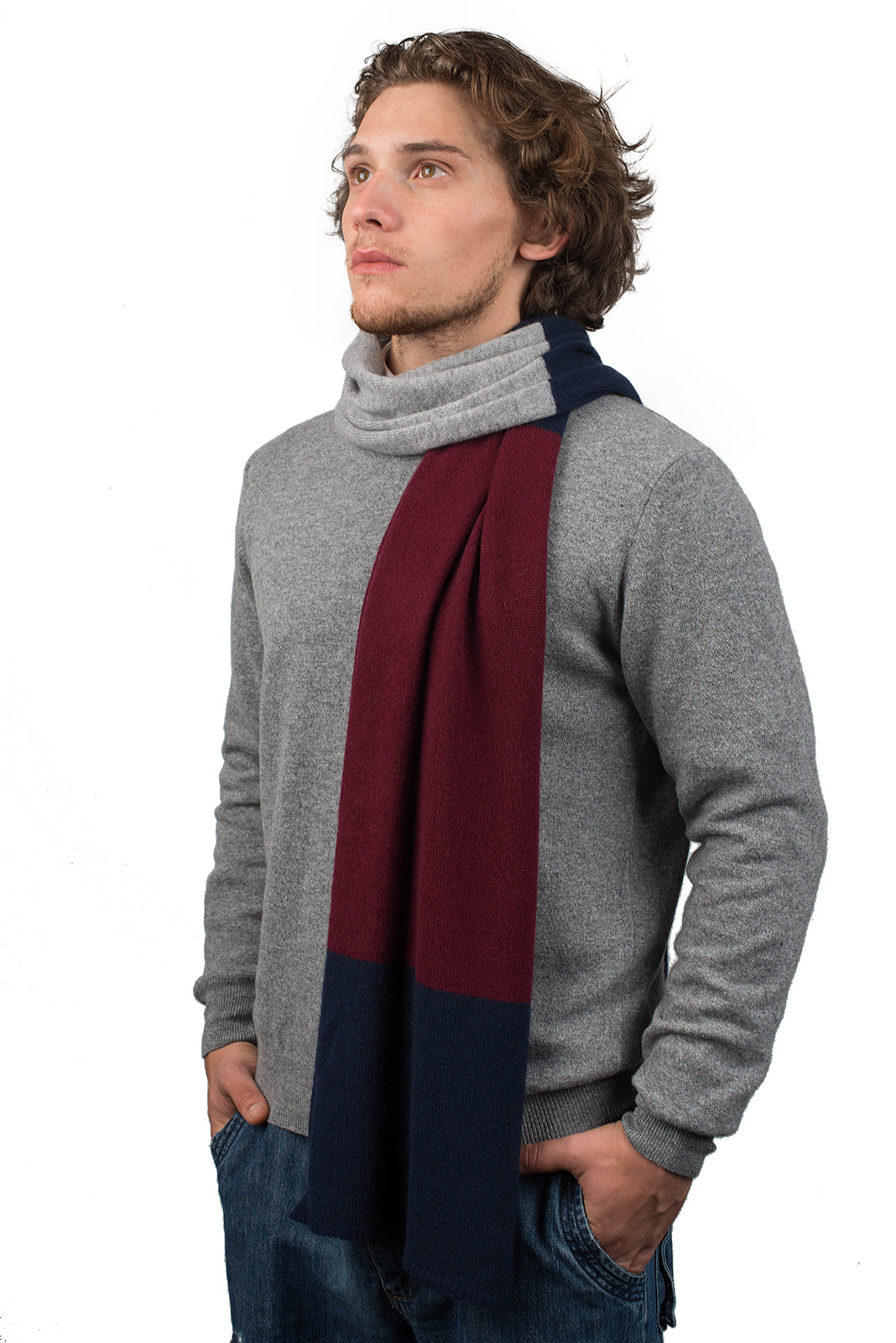 Écharpe homme tricolore 100 % cachemire, coloris Bleu-Bordeaux-Gris | Dalle Piane Cashmere