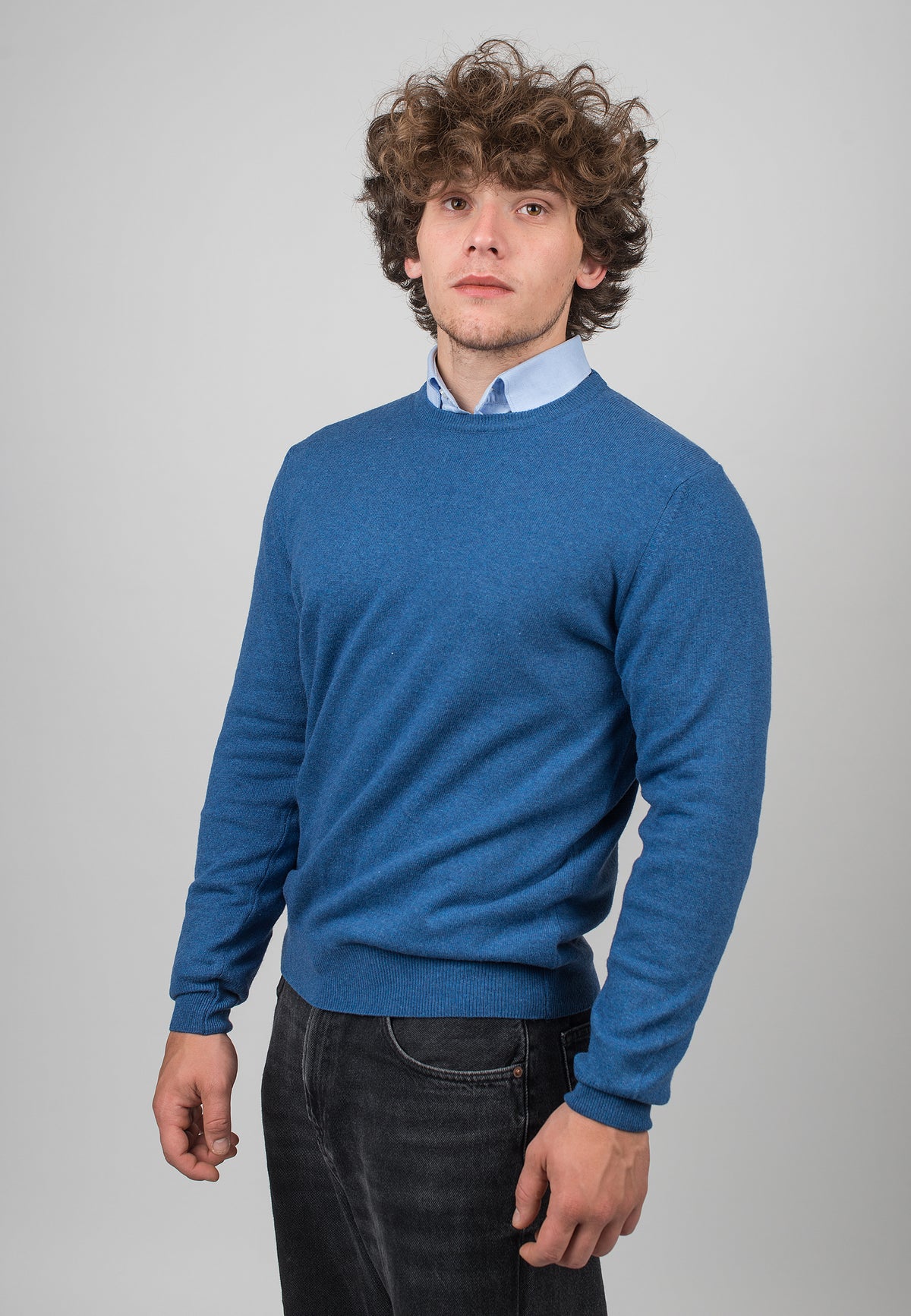 Pull col rond homme mélange cachemire, coloris Bleu roi, vue 2 | Dalle Piane Cashmere