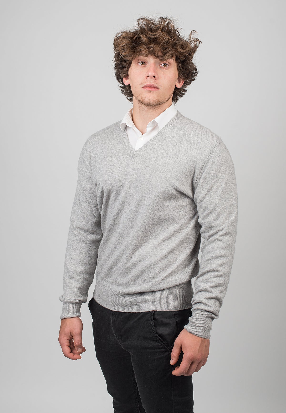 Pull col V homme 100 % cachemire, coloris Gris, vue 2 | Dalle Piane Cashmere