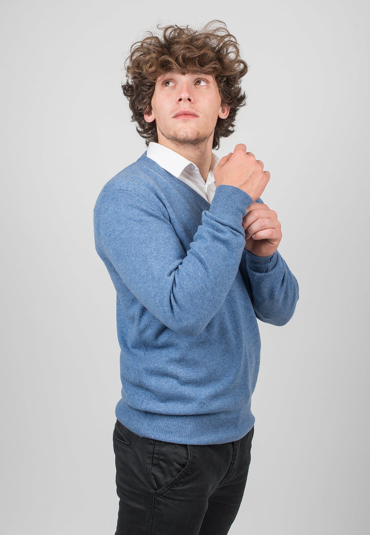 Pull col V homme 100 % cachemire, coloris Azur, vue 3 | Dalle Piane Cashmere