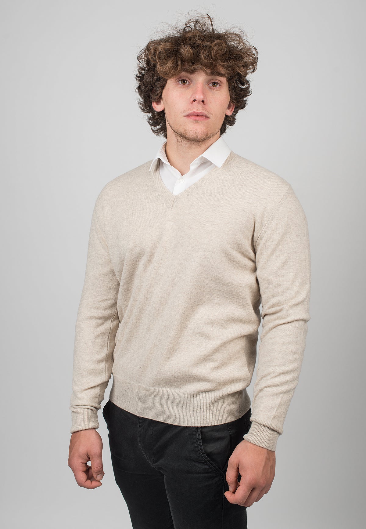 Pull col V homme 100 % cachemire, coloris Noir, vue 4 | Dalle Piane Cashmere