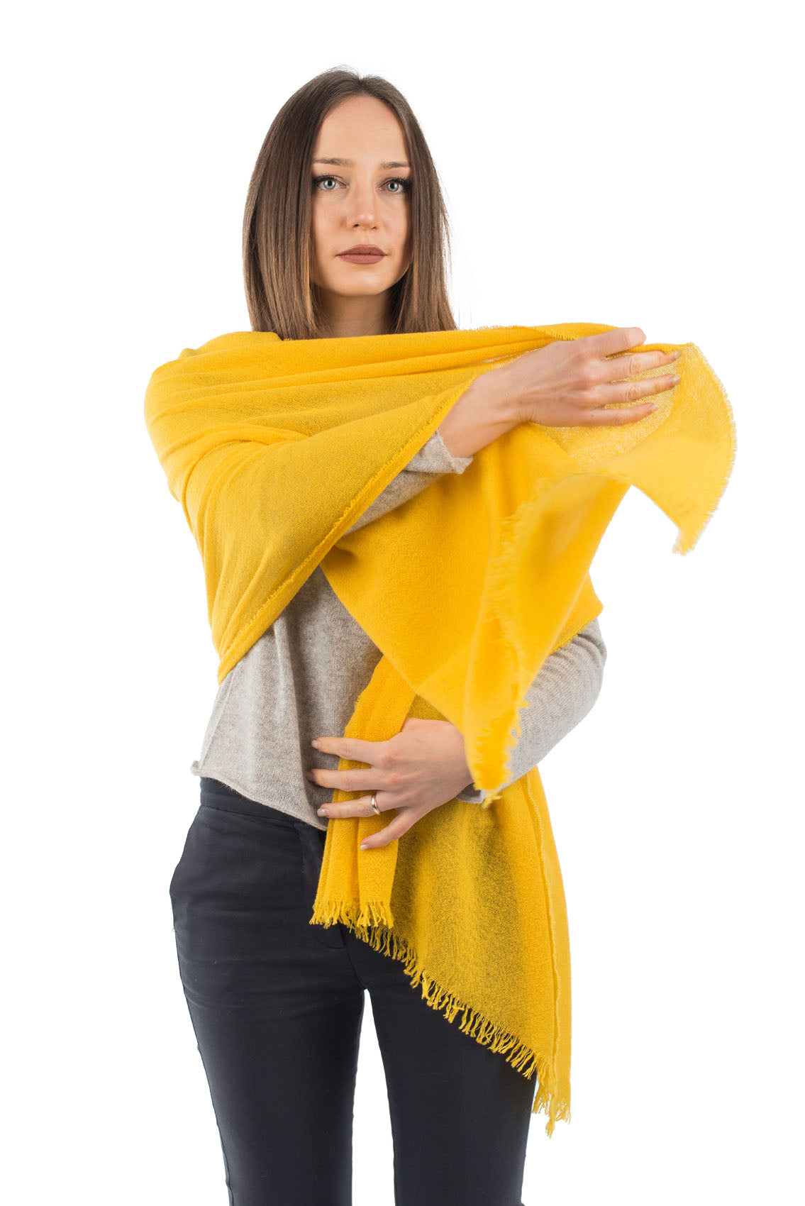 Pashmina femme 100 % cachemire, coloris Jaune, vue 4 | Dalle Piane Cashmere
