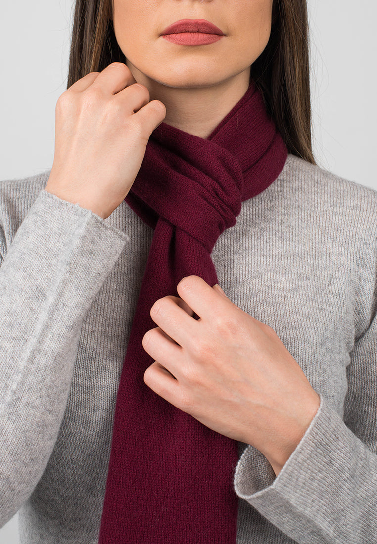Petite écharpe femme 100 % cachemire, coloris Bordeaux, vue 4 | Dalle Piane Cashmere