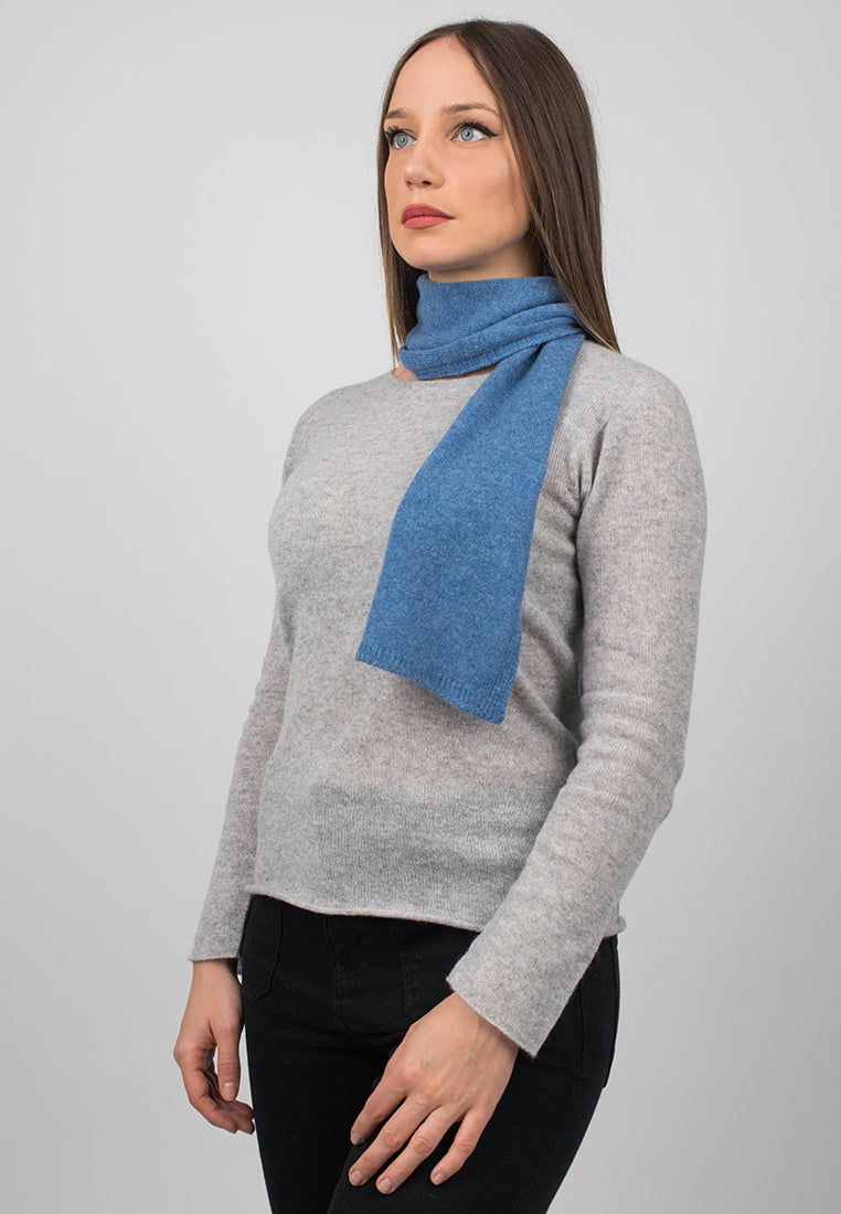 Petite écharpe femme 100 % cachemire, coloris Azur, vue 2 | Dalle Piane Cashmere