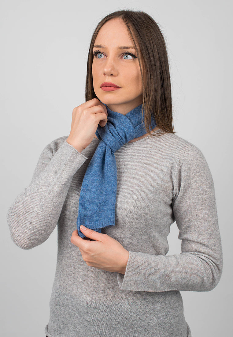 Petite écharpe femme 100 % cachemire, coloris Azur, vue 3 | Dalle Piane Cashmere