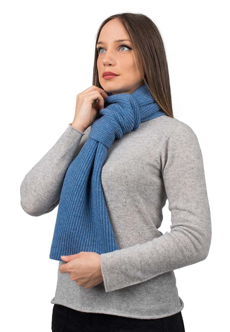 Écharpe femme côtes anglaises 100 % cachemire, coloris Azur | Dalle Piane Cashmere