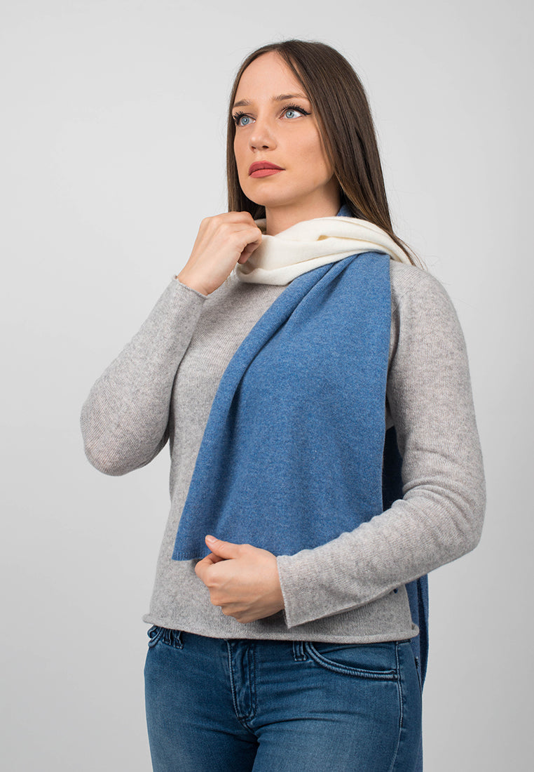 Écharpe femme bicolore 100 % cachemire, coloris Crème-Azur, vue 3 | Dalle Piane Cashmere