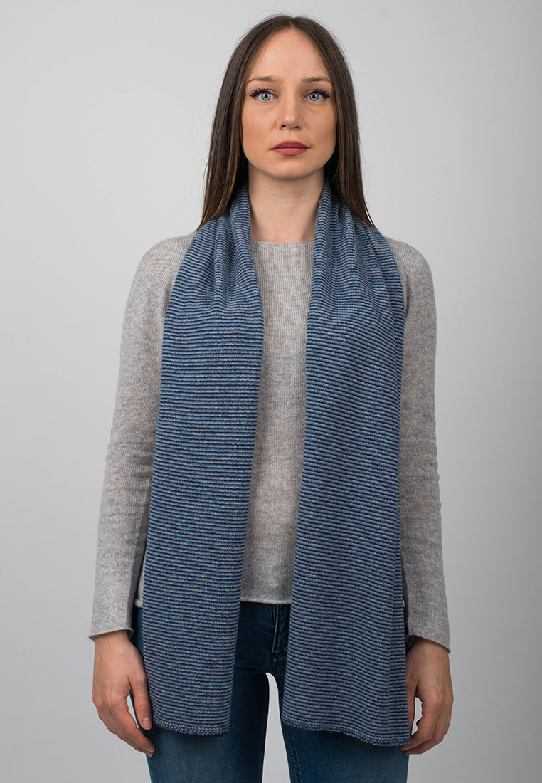 Écharpe femme à rayures 100 % cachemire, coloris Bleu-Azur-Ciel, vue 2 | Dalle Piane Cashmere