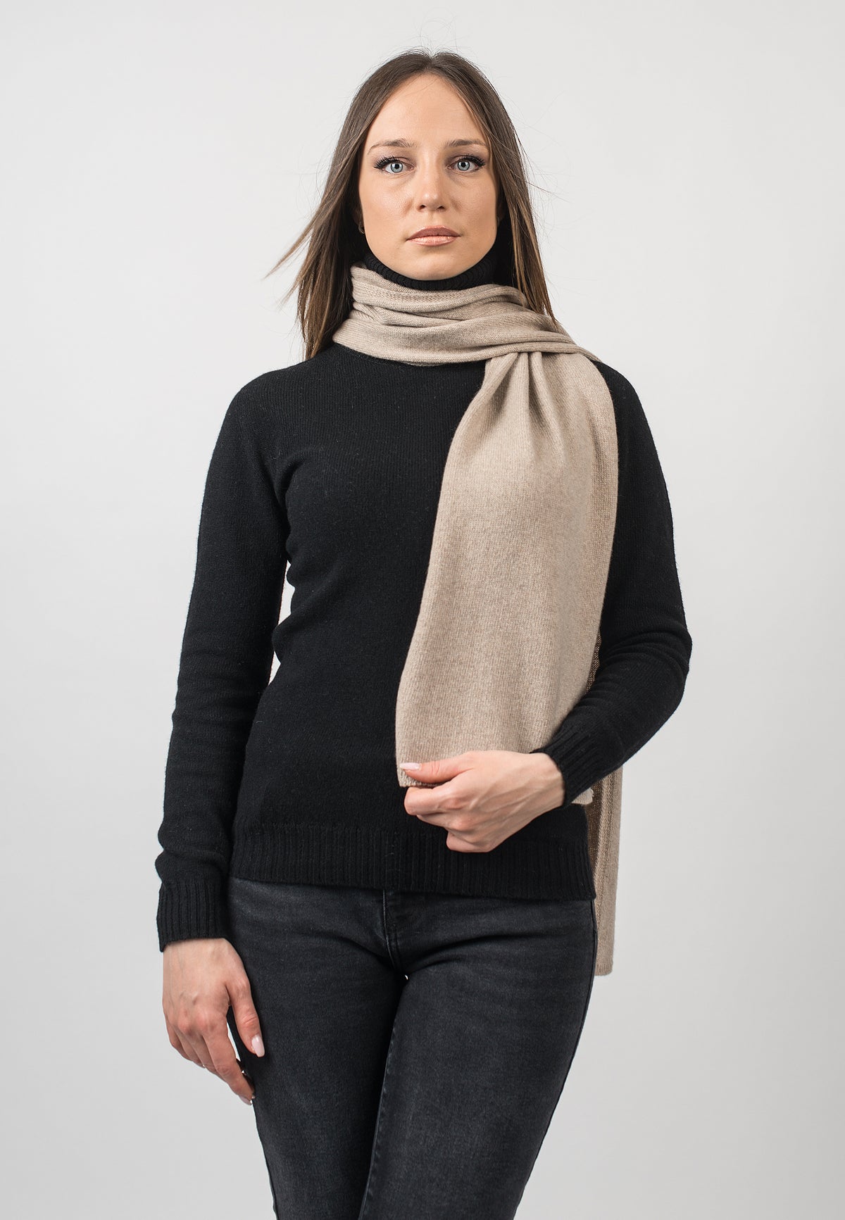 Sciarpa in cashmere rigenerato, colore Beige, vista 2 | Dalle Piane Cashmere