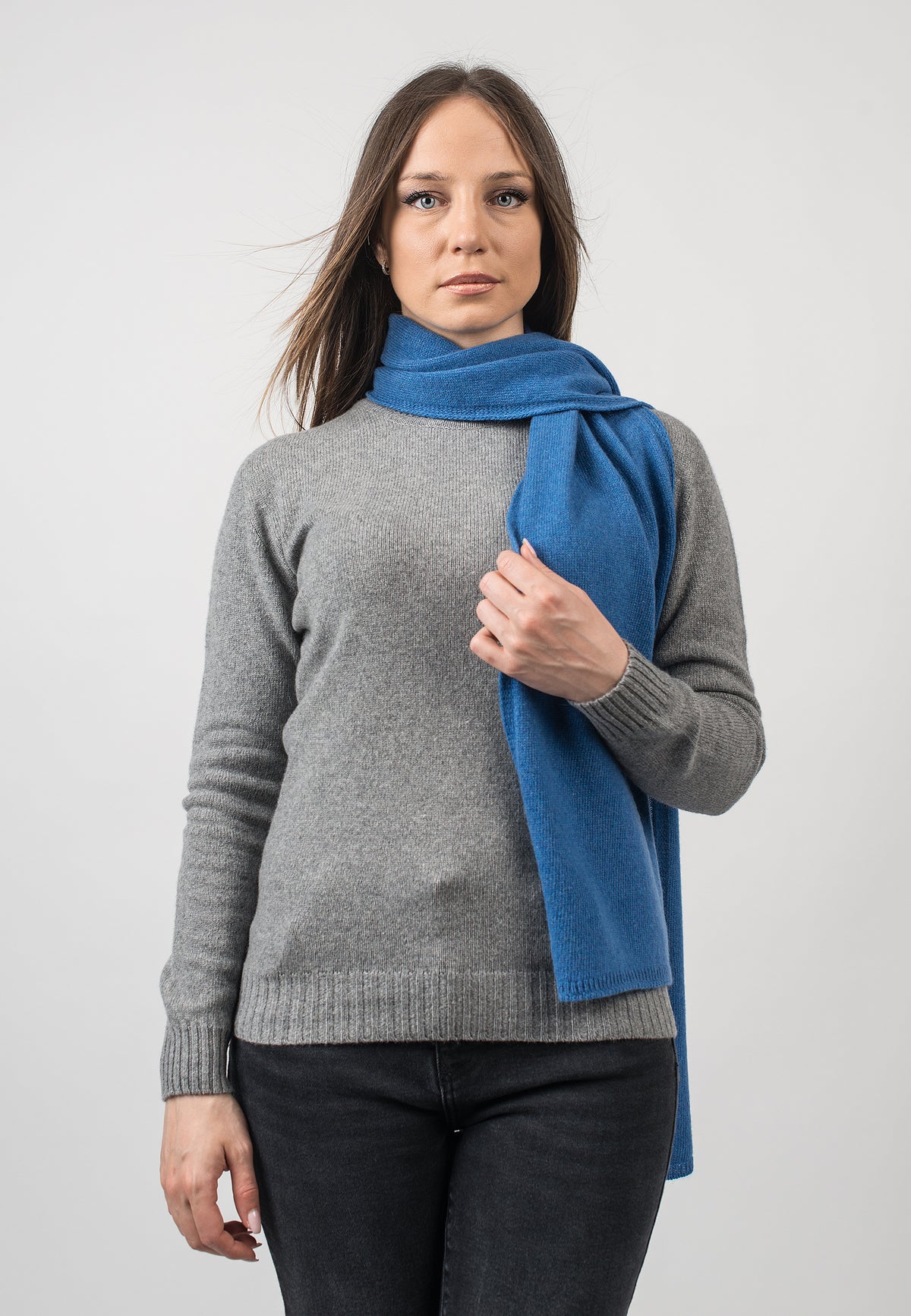 Écharpe femme en cachemire régénéré, coloris Azur, vue 2 | Dalle Piane Cashmere