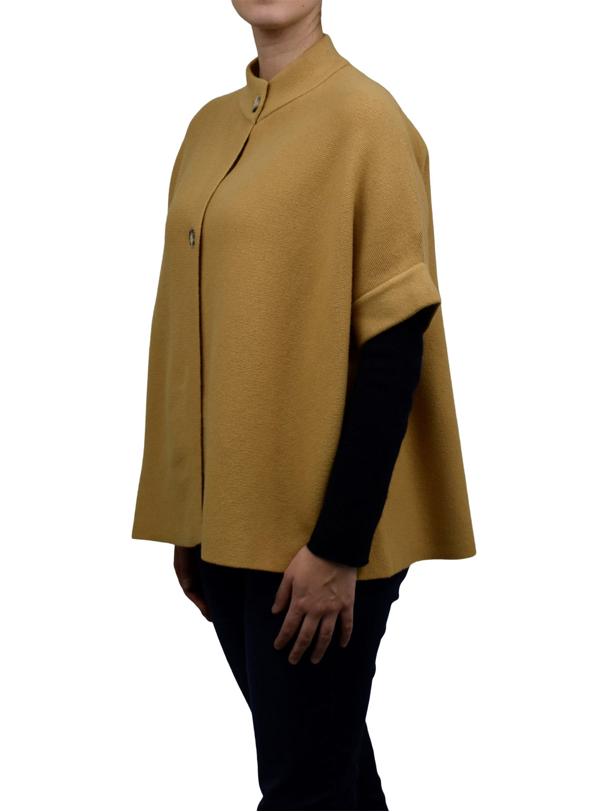 Cape femme à deux boutons mélange cachemire, coloris Camel, vue 2 | Dalle Piane Cashmere