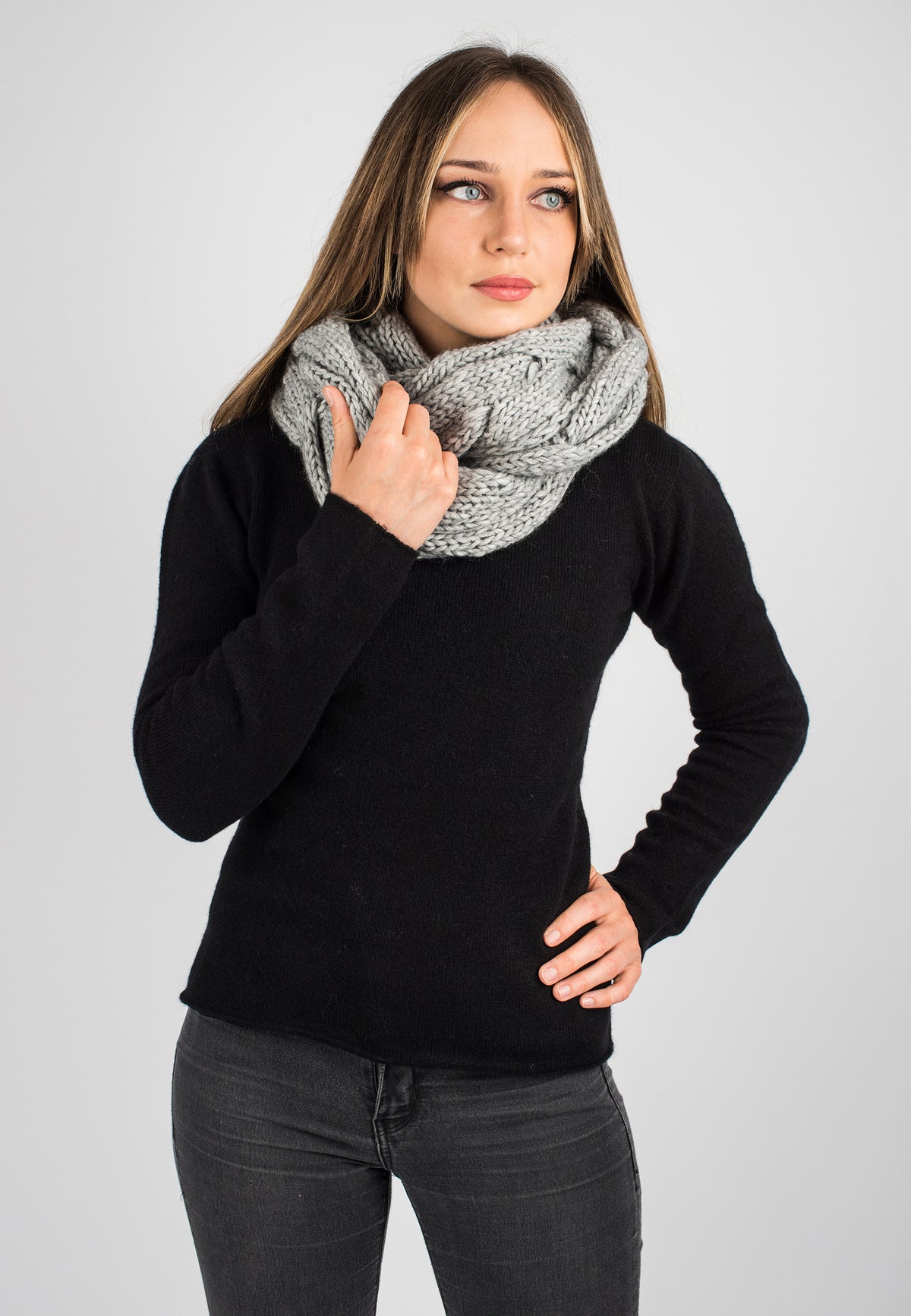 Écharpe à torsades laine et alpaga, coloris Gris, vue 7 | Dalle Piane Cashmere