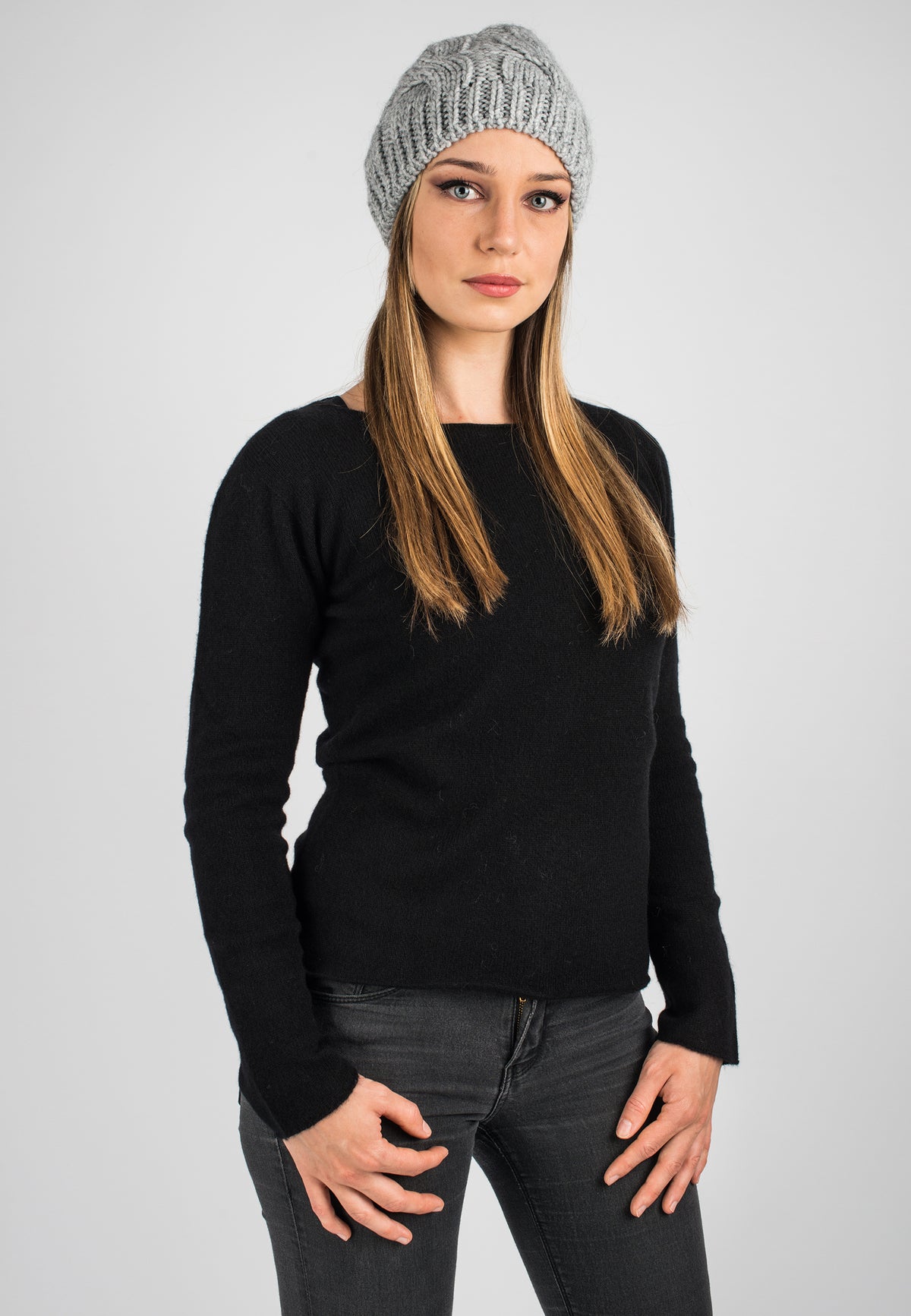 Bonnet à torsades laine et alpaga, coloris Gris, vue 3 | Dalle Piane Cashmere