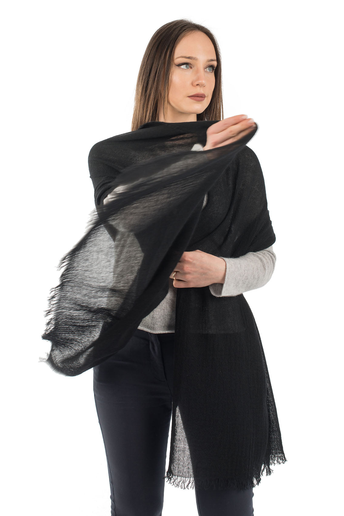 Pashmina femme 100 % cachemire, coloris Noir, vue 3 | Dalle Piane Cashmere