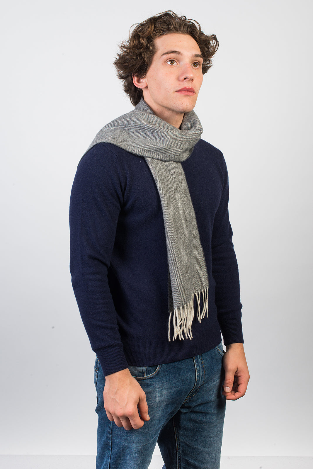 Écharpe à chevrons laine et cachemire, coloris Gris foncé, vue 2 | Dalle Piane Cashmere