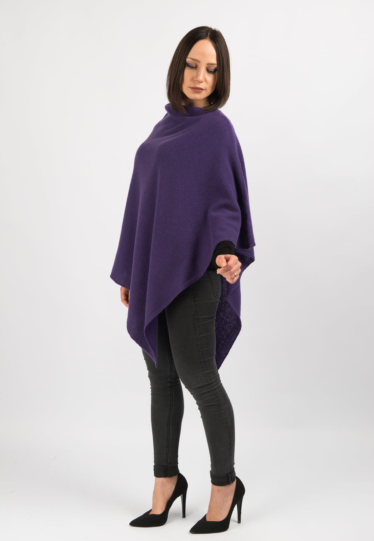 Poncho 100% Cashmere, colore Viola, vista 2 | Dalle Piane Cashmere