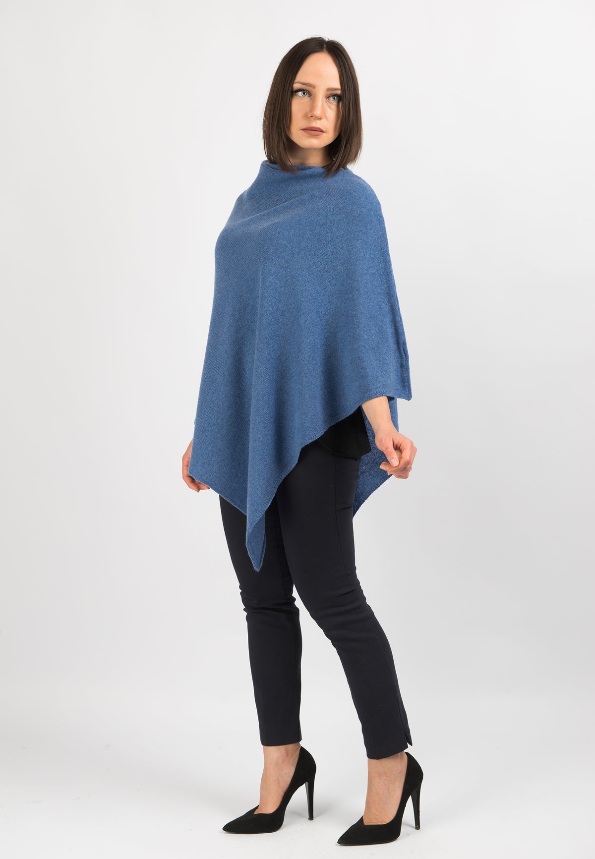 Poncho 100% Cashmere, colore Azzurro, vista 2 | Dalle Piane Cashmere