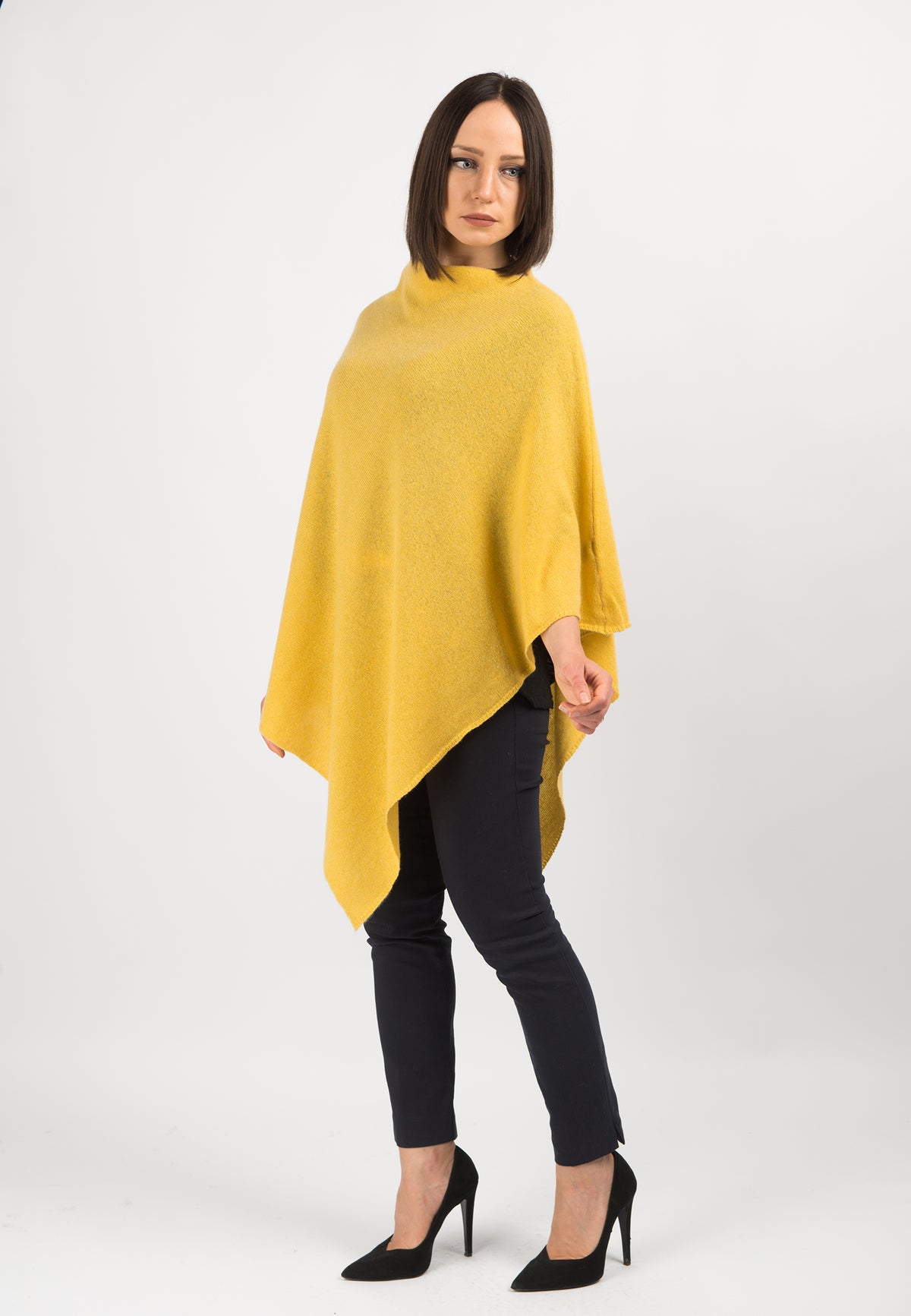 Poncho 100% Cashmere, colore Giallo, vista 2 | Dalle Piane Cashmere