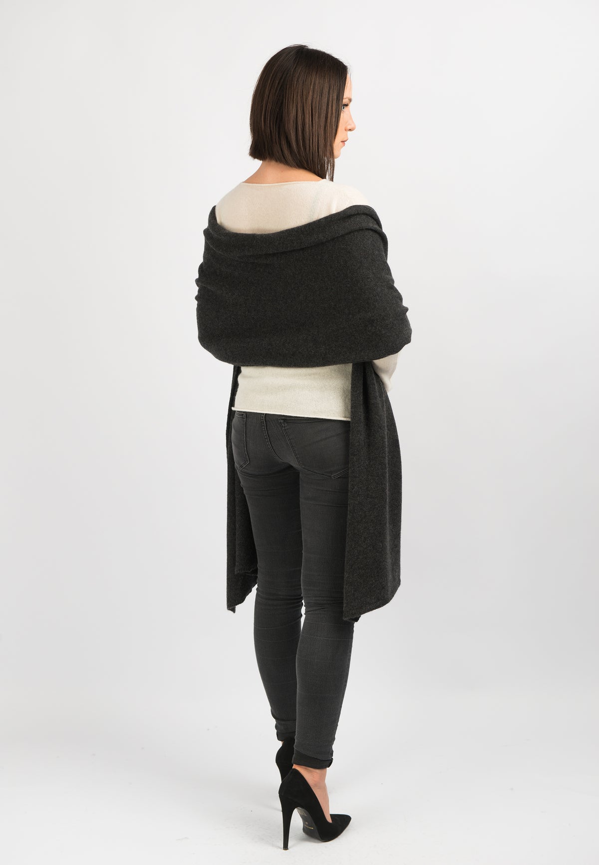 Étole femme 100 % cachemire, coloris Anthracite, vue 3 | Dalle Piane Cashmere